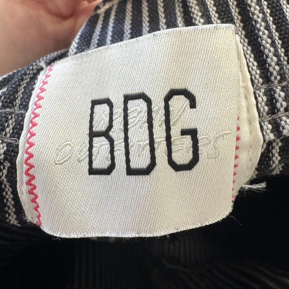 BDG Urban Outfitters Pinstripe Railroad Baggy Long Cargo Shorts Cropped Jean - Picture 7 of 7